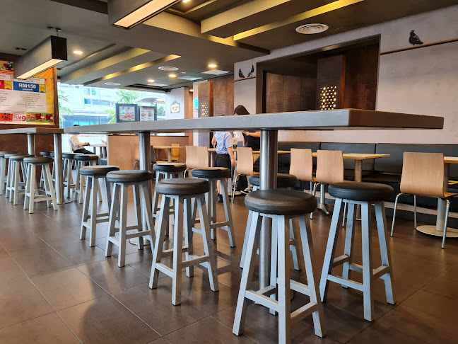 Lot G-Ext 1 & Part of Lot G35, Ground Floor, Suria Sabah Shopping Mall, 1, Jalan Tun Fuad Stephens, 88000 Kota Kinabalu, Sabah