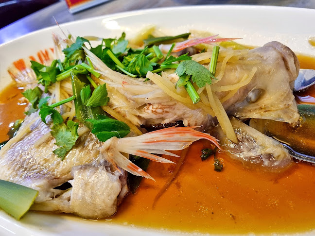 One To Six Seafood Restaurant - Gastronomi dan perhotelan