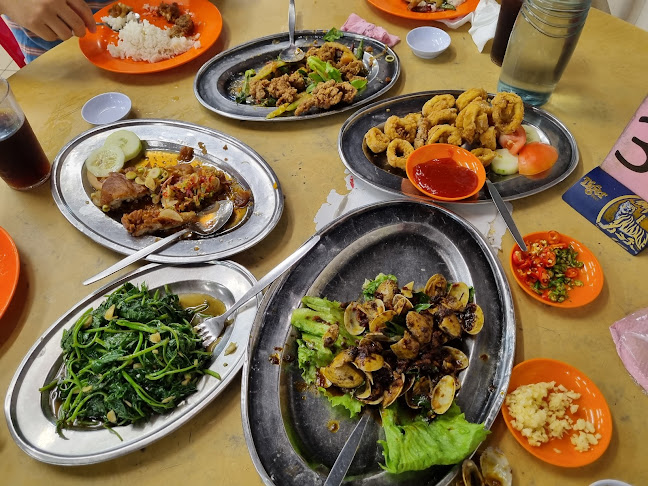 Opinii despre Alor Akar Seafood Restaurant în Kuantan - Gastronomi dan perhotelan