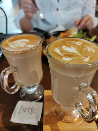 DoSomething-De Only Cafe - Gastronomi dan perhotelan