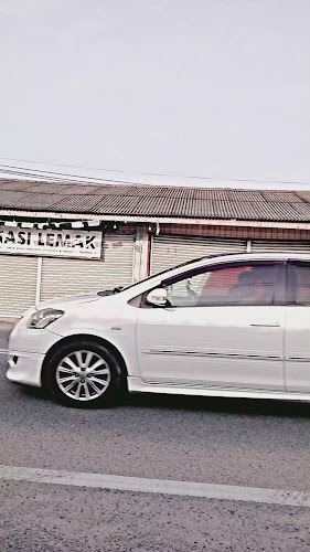 Opinii despre KEDAI MAKAN DEPAN MASJID în Kuala Terengganu - Gastronomi dan perhotelan