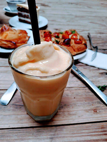 The Mugshot Cafe - Gastronomi dan perhotelan