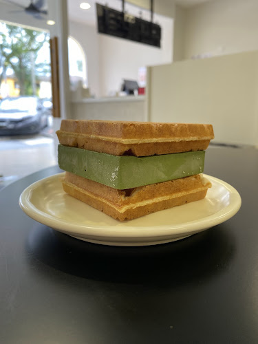 Mr Waffle Damansara Uptown - Petaling Jaya