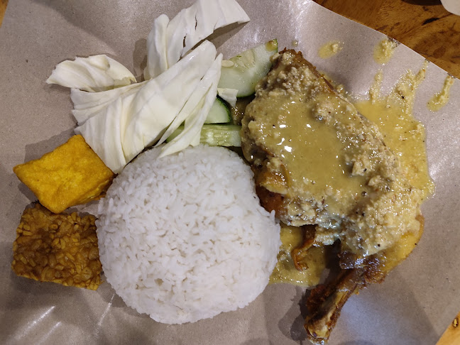 Opinii despre Ayam Gepuk Top Global în Shah Alam - Gastronomi dan perhotelan