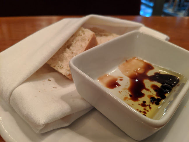 Gianni's Trattoria - Gastronomi dan perhotelan