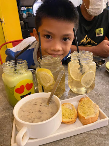 Comentarii opinii despre OverStepped Cafe Perdana Heights