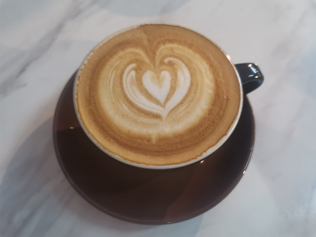 Opinii despre SANTAI AT PENANG KAFE - FLYOVER PERDA în Bukit Mertajam - Gastronomi dan perhotelan