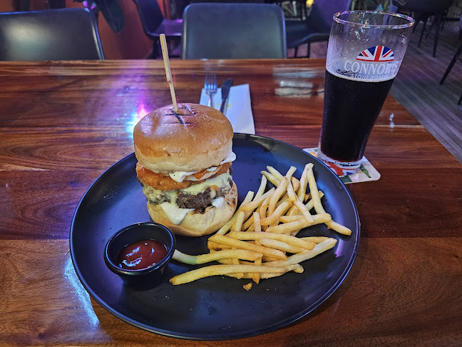 Nebula Cafe By The River (PORK-FREE) - Gastronomi dan perhotelan