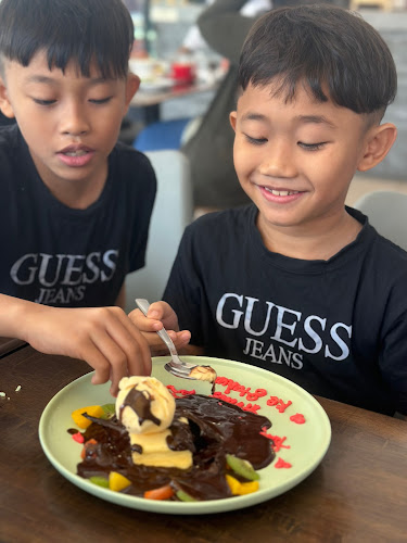 Asian Aromas Cafe - Gastronomi dan perhotelan