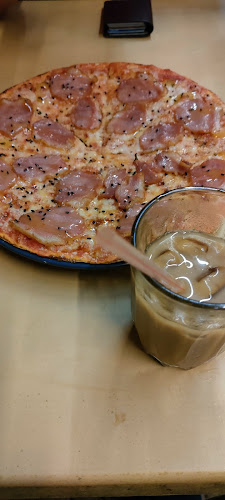 Old Lantern Pizza - Gastronomi dan perhotelan