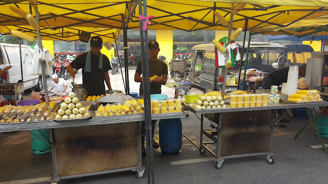 Pasar Malam Jumaat Sri Muda - Gastronomi dan perhotelan