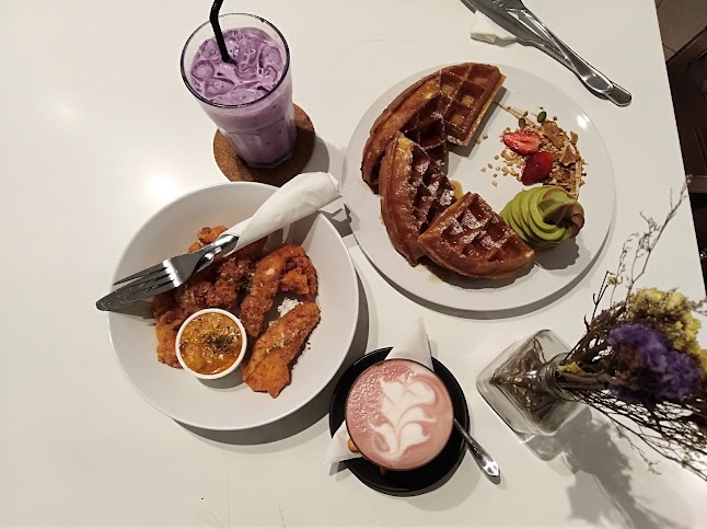 Tiny Elephant - Soft Serve & Coffee