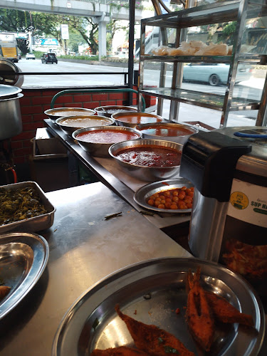 Sup Haji Abu & Nasi Kandar Jamal Mohamed (Bawah Pokok) (KLCC) - Gastronomi dan perhotelan