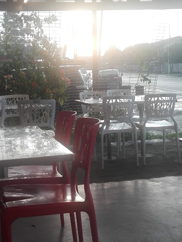 Eddlee Fried Chicken - Gastronomi dan perhotelan