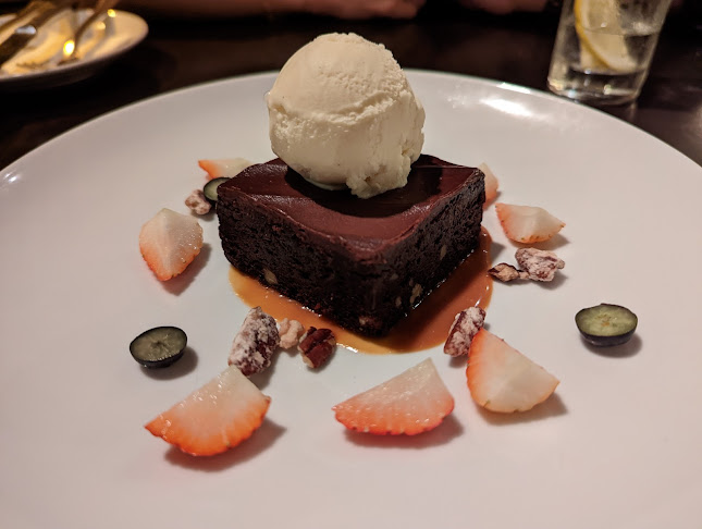 Arthur's Bar & Grill