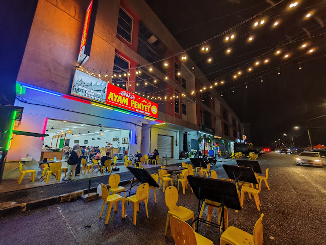 RUMAH MAKAN AYAM PENYET SAMBAL MIMPI DORA MJ - Gastronomi dan perhotelan