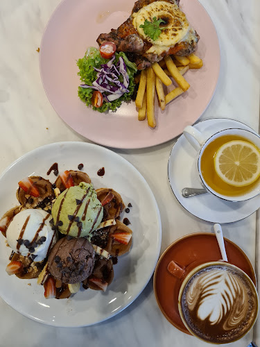Opinii despre Marketplace Waffle Bar & Cafe în Ipoh - Gastronomi dan perhotelan