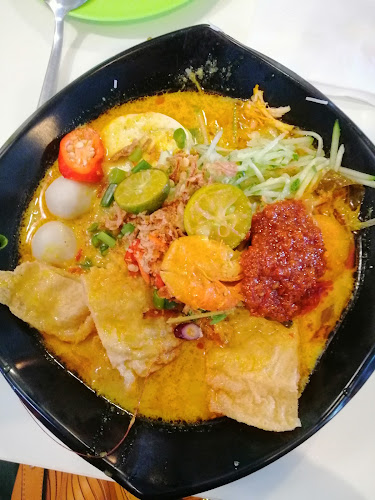 54, Jalan Ujong Pasir, 75050 Melaka