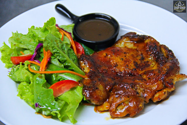 Opinii despre Moto Moto Cafe Formerly The Chop Shop în Kuching - Gastronomi dan perhotelan