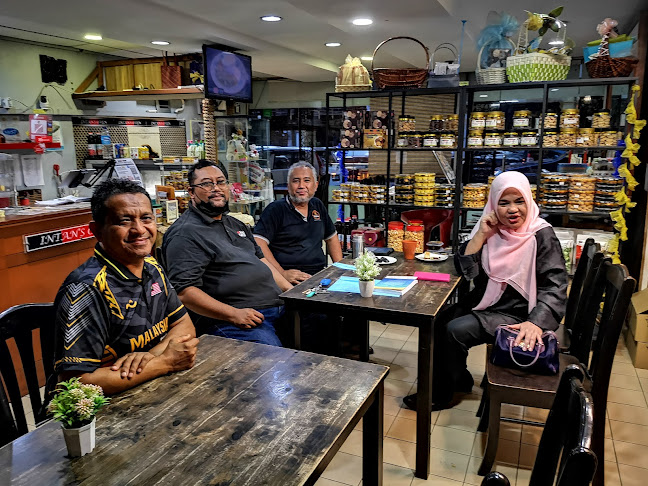 Intan's Oven Bakery & Cafe