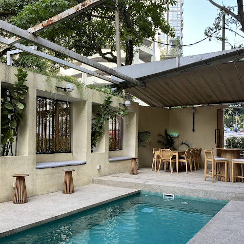 Comentarii opinii despre The Rabbit Hole