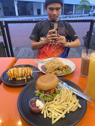 Cafe 3 Sekawan - Seri Manjung