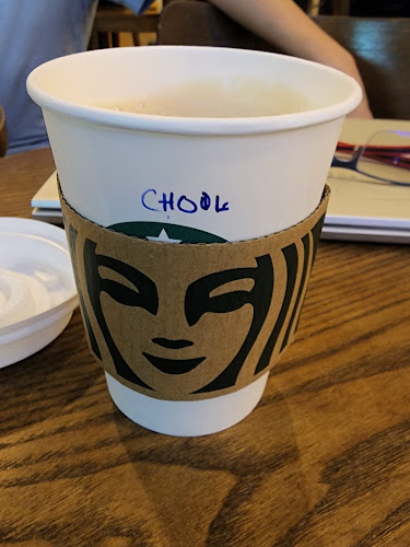 Comentarii opinii despre Starbucks Coffee