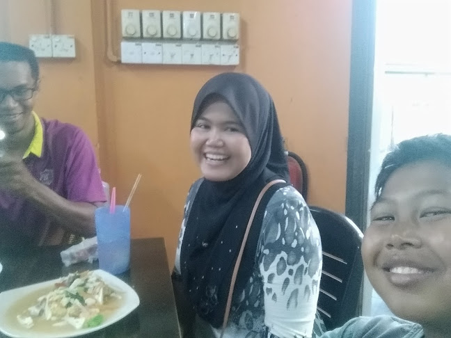 Comentarii opinii despre Zanis Seafood And Tomyam