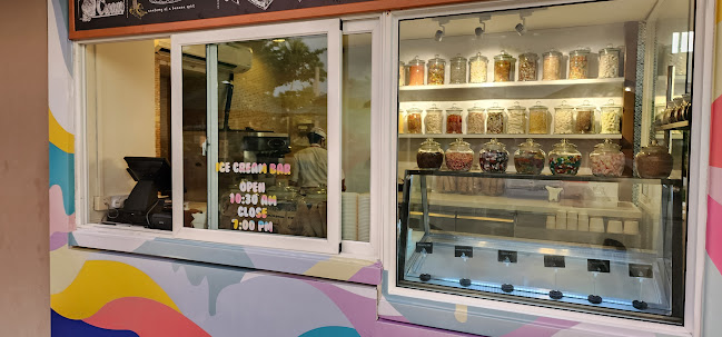 Ice Cream Bar @ Tanjung Aru Beach Hotel - Kota Kinabalu