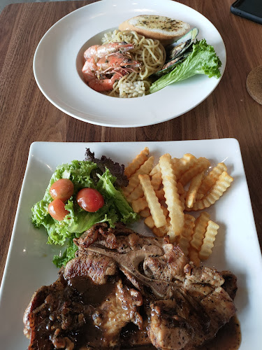 Opinii despre Meo Western Cafe în Iskandar Puteri - Gastronomi dan perhotelan