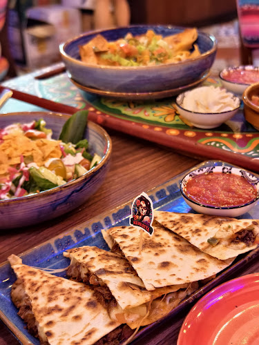 Mamasita Mexican Restaurant & Tapas Bar - Gastronomi dan perhotelan