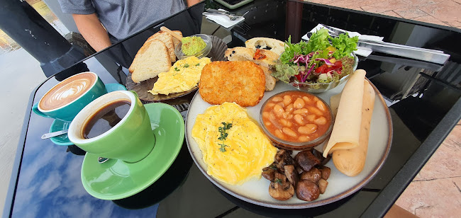 Ban Kheng Cafe - Gastronomi dan perhotelan