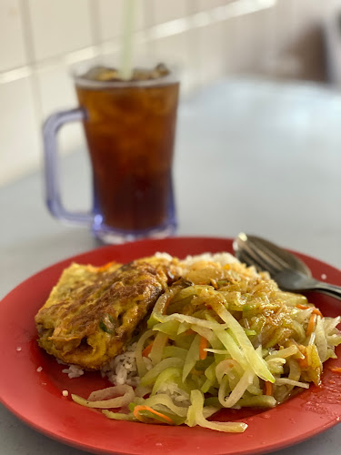 Comentarii opinii despre Brigitte Lin Fried Chicken, Canning Garden Restaurant