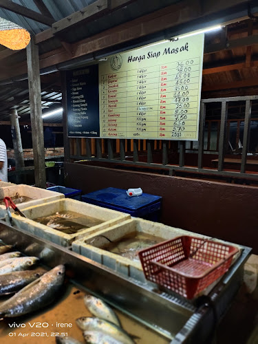 Restoran Lumut Ikan Bakar - Gastronomi dan perhotelan