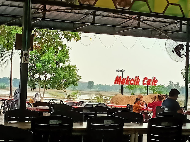 Comentarii opinii despre Makcik Cafe