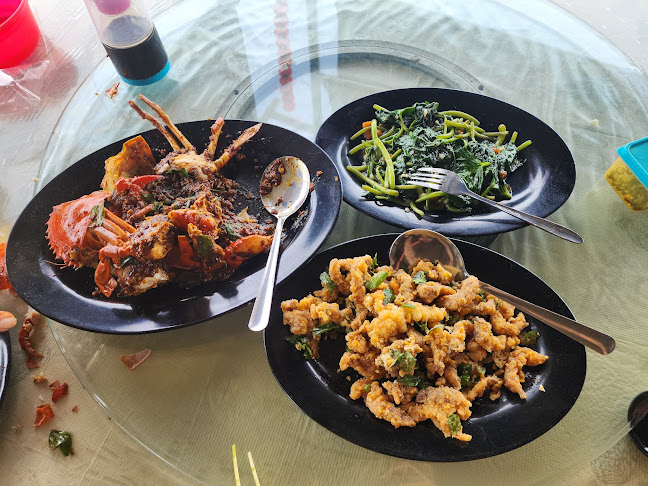 Opinii despre Rasa Sayang Seafood 筷乐小筑 în Kuala Sepetang - Gastronomi dan perhotelan