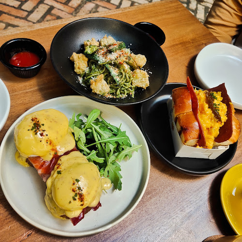 Comentarii opinii despre Tapestry | Chow Kit