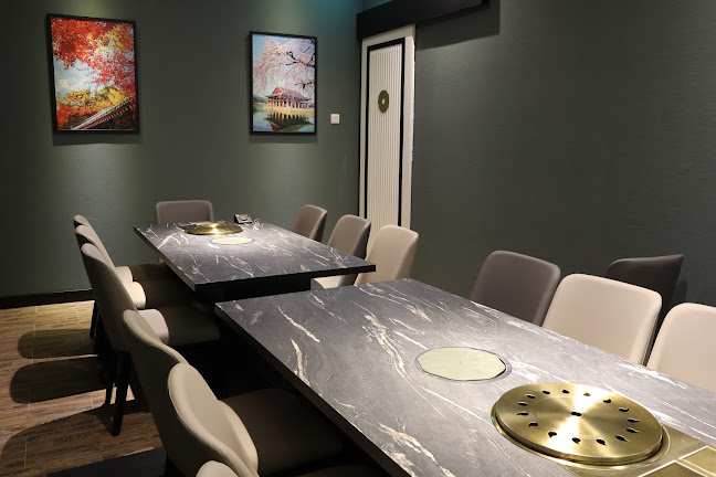 Lot 146, The Curve, 1F, Jln PJU 7/3, Mutiara Damansara, 47820 Petaling Jaya, Selangor