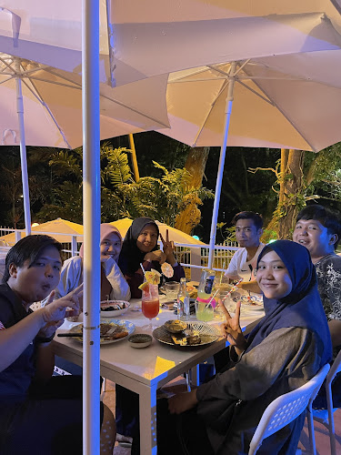 Comentarii opinii despre Colourful Beach Cafe @PDGH