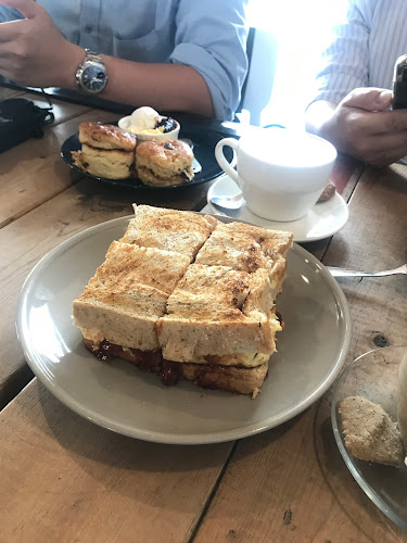 October Coffee Roasters - Gastronomi dan perhotelan