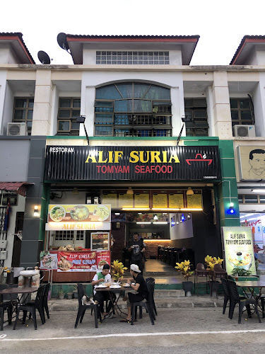 Opinii despre RESTORAN ALIF SURIA TOMYAM SEAFOOD în Johor Bahru - Gastronomi dan perhotelan