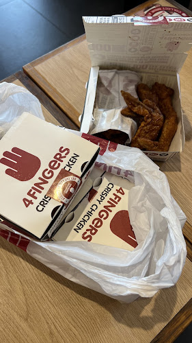 Opinii despre 4Fingers Crispy Chicken @ Petronas NKVE în Petaling Jaya - Gastronomi dan perhotelan