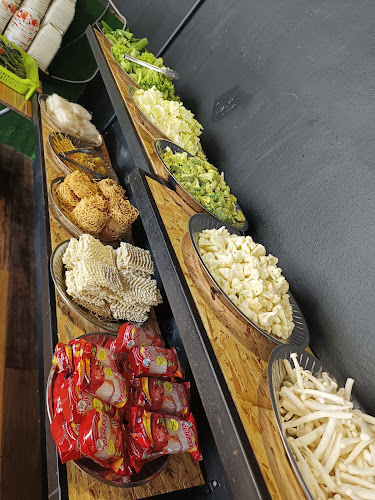 De'IMAN Steamboat & Grill Restaurant - Gastronomi dan perhotelan