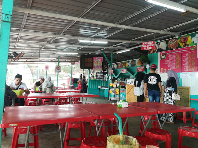 Jalan Hiliran, Kampung Tok Ku, 21000 Kuala Terengganu, Terengganu