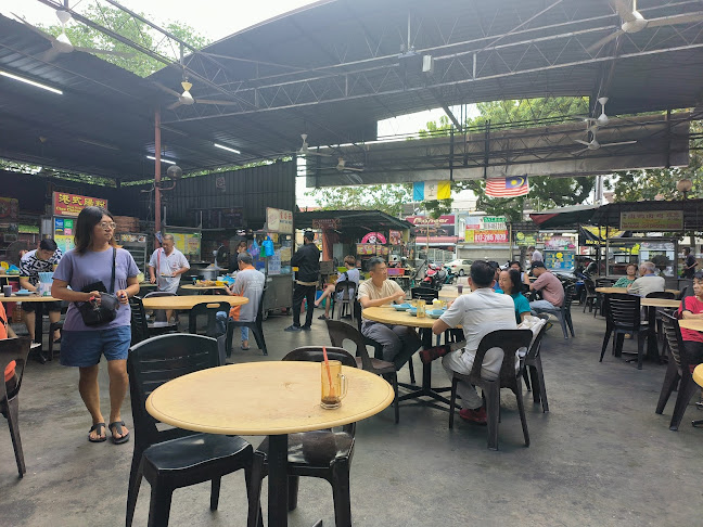 Pusat Makanan Lye Lye