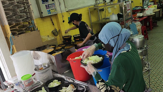 Kam Long Ah Zai Curry Fish Head - Johor Bahru