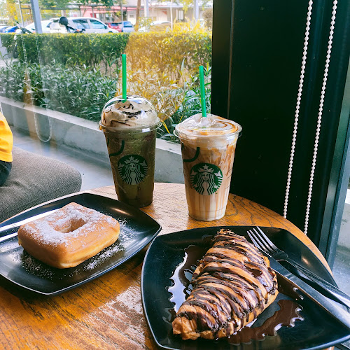 Starbucks Amanjaya DT - Gastronomi dan perhotelan