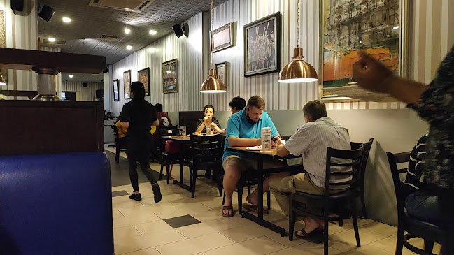 TGI Fridays | 1 Utama • Old Wing