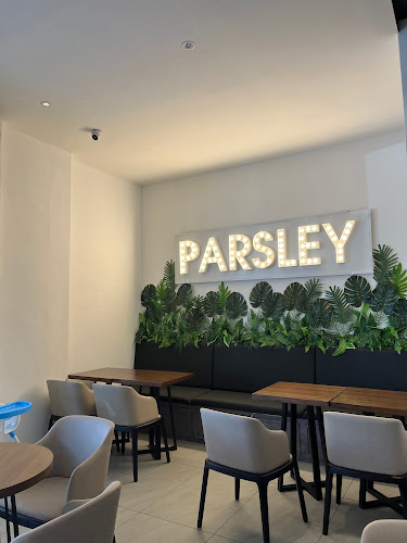 Comentarii opinii despre Parsley Miri