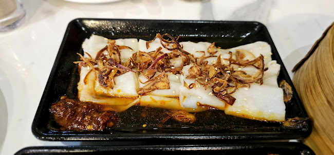 Madam Kok x Mama Thai - Gastronomi dan perhotelan